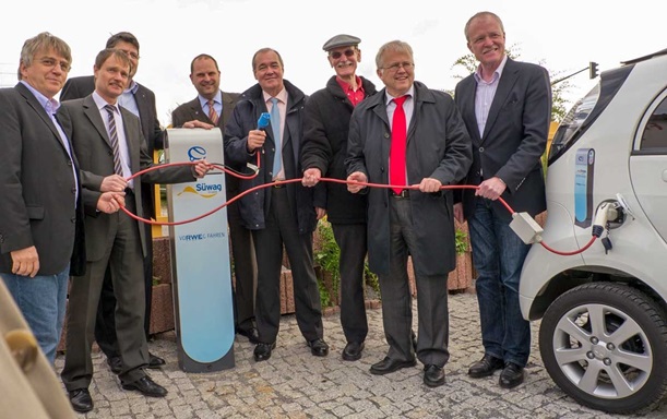 Einweihung der E-Tankstelle in der Krebsmühle Oberursel.