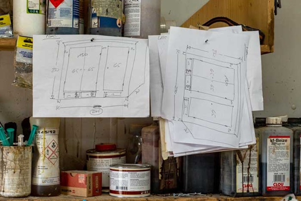 Möbelmanufaktur Schreinerei Planzeichnungen eines Schrankes